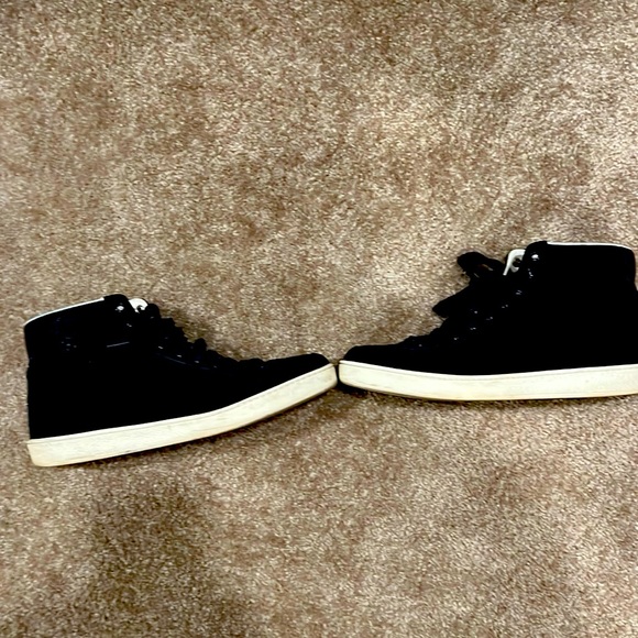 Gucci - Picture 1 of 4